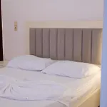 Casa de hóspedes Xhafa 3*
