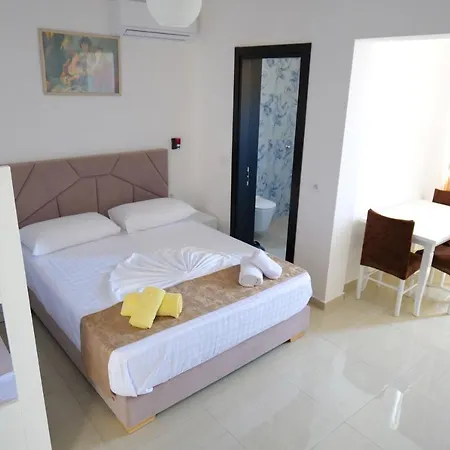 Xhafa Pensjonat 3*