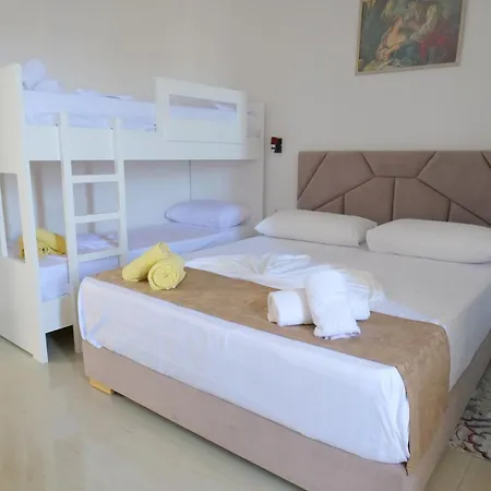 Xhafa Pensjonat 3*