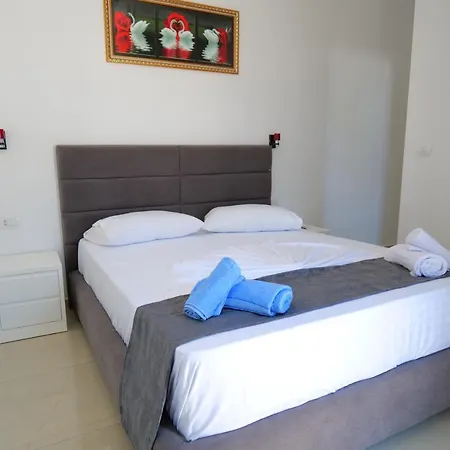 Xhafa ゲストハウス クサミル