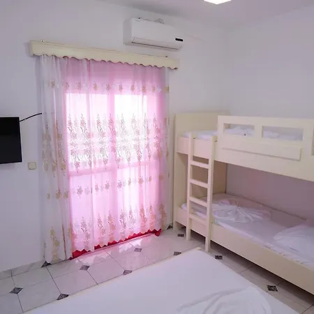 Xhafa ゲストハウス