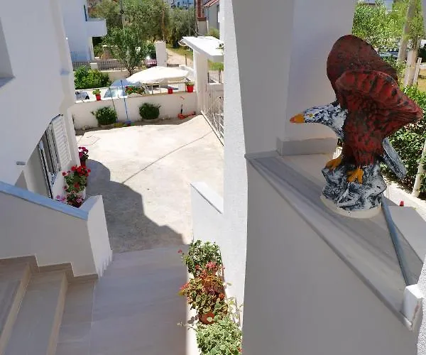 Xhafa Maison d'hôtes Ksamil